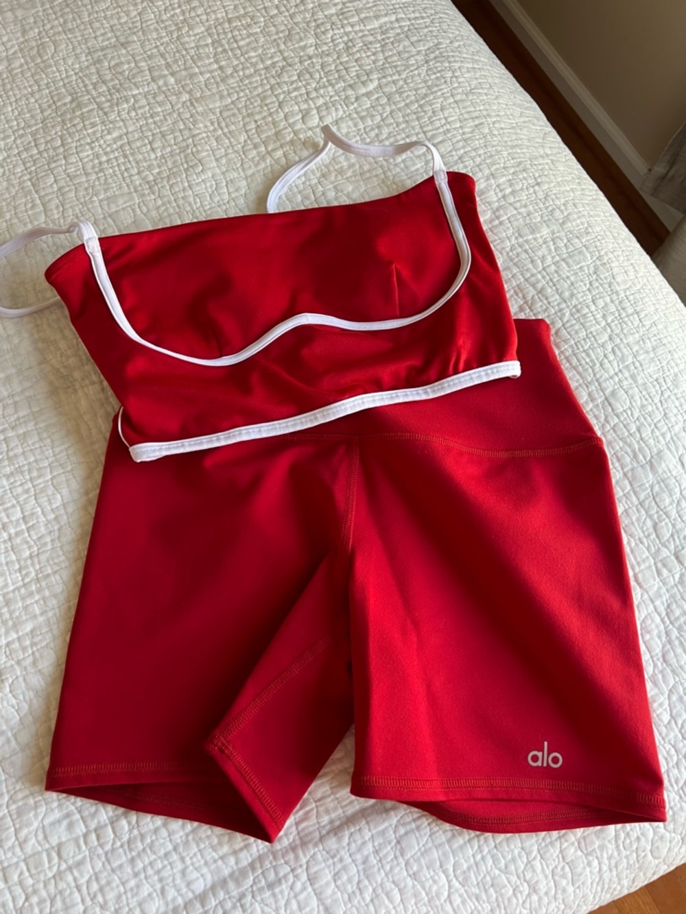 Alo Airbrush high waist shorts red size S - Picture 6 of 6